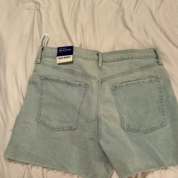 Old Navy Sky Hi A-line shorts - Picture 3 of 5